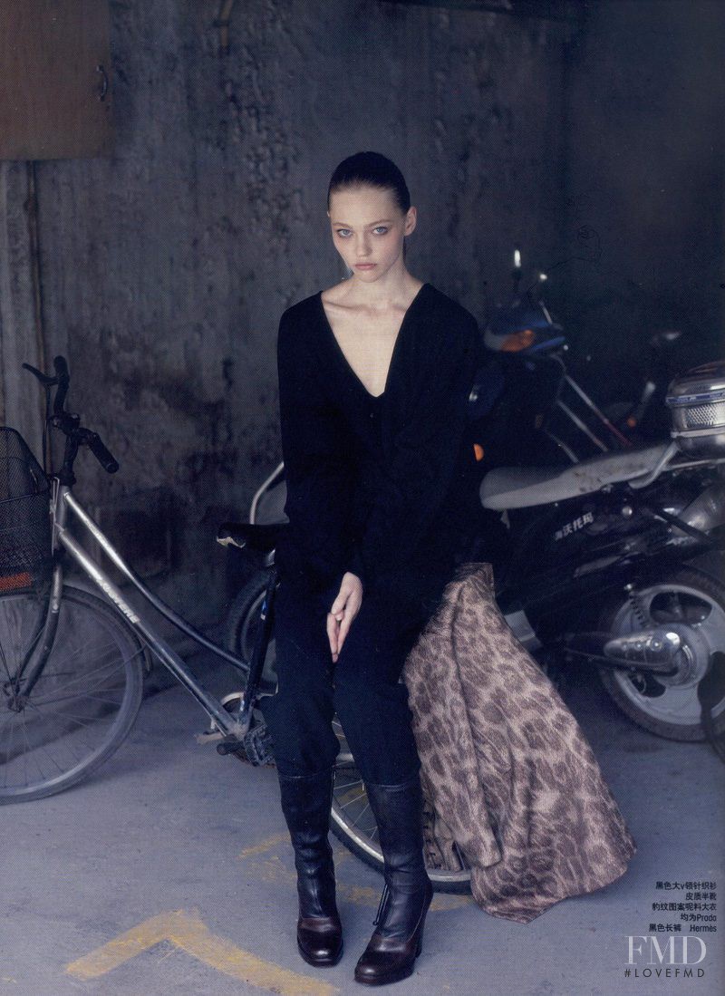 Sasha Pivovarova featured in Sasha, November 2006