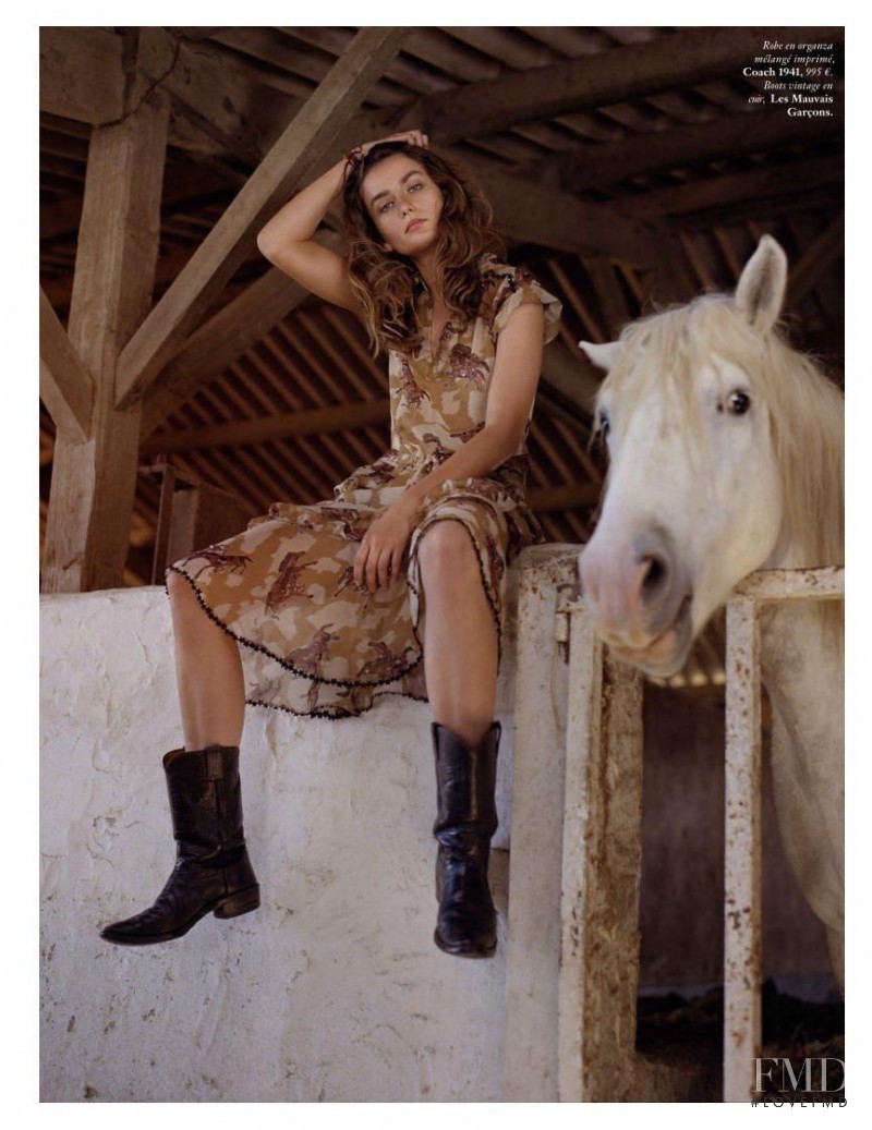 Andreea Diaconu featured in L\'air libre, August 2017