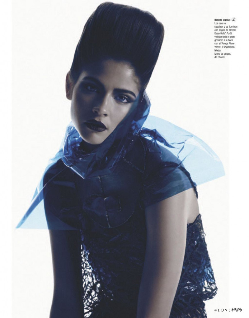 Alba Galocha featured in Heroine Chic, April 2012