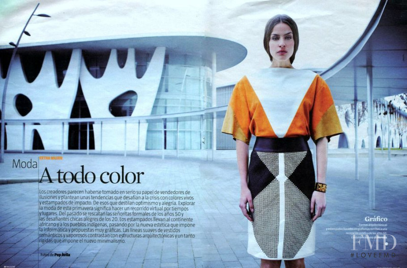 Alicia Medina featured in A todo color, March 2012