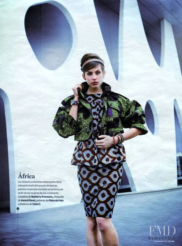 Alicia Medina featured in A todo color, March 2012