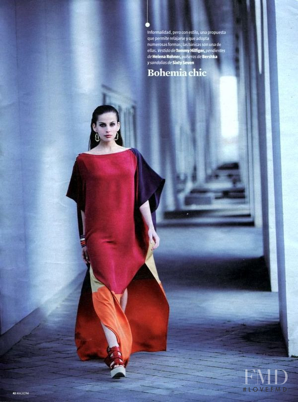 Alicia Medina featured in A todo color, March 2012