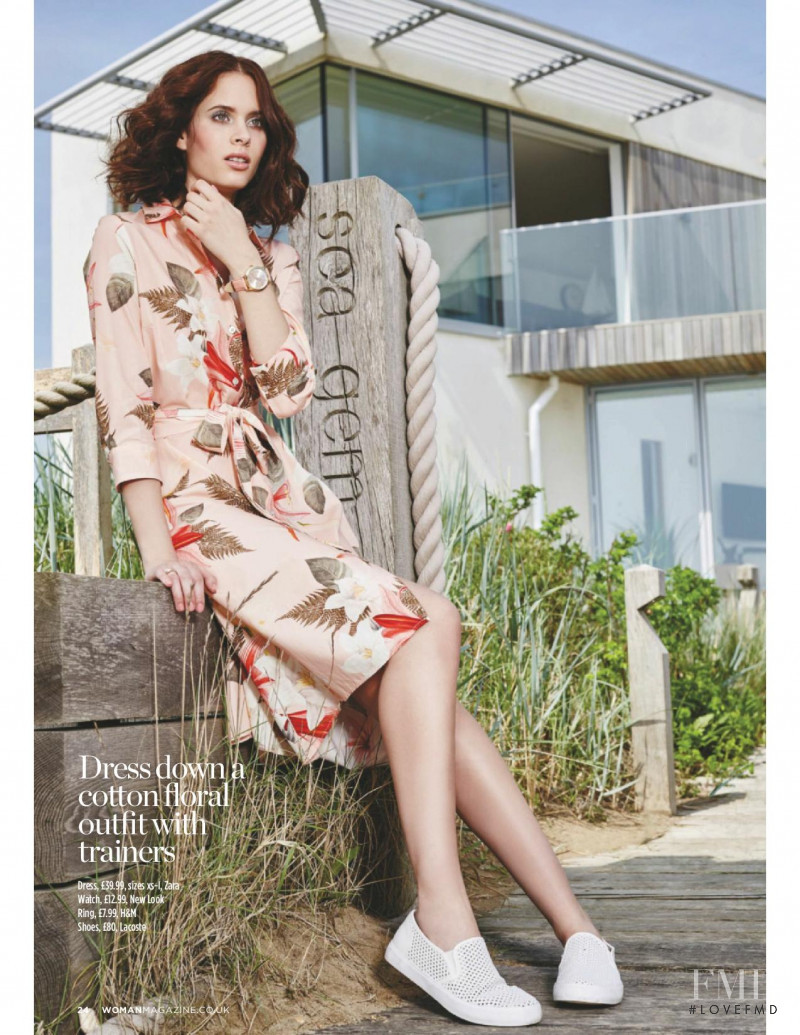 Carolina Ballesteros featured in Easy Summer Chic, August 2016