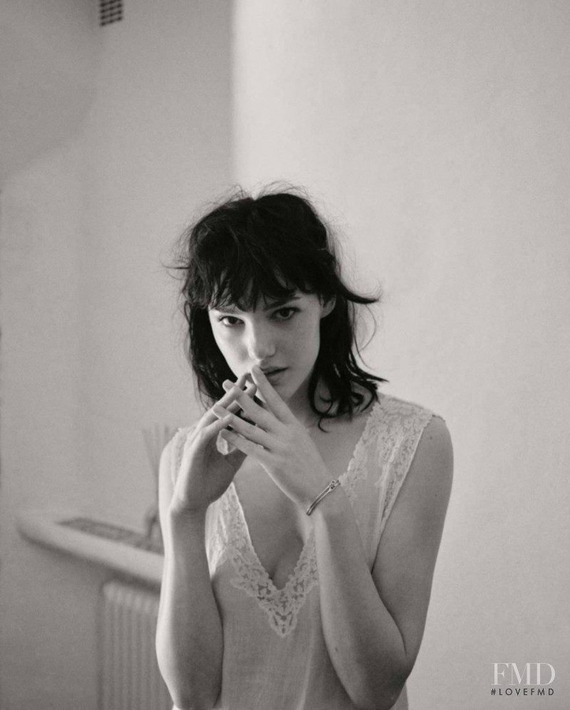 Anya Lyagoshina featured in French Creation, June 2016