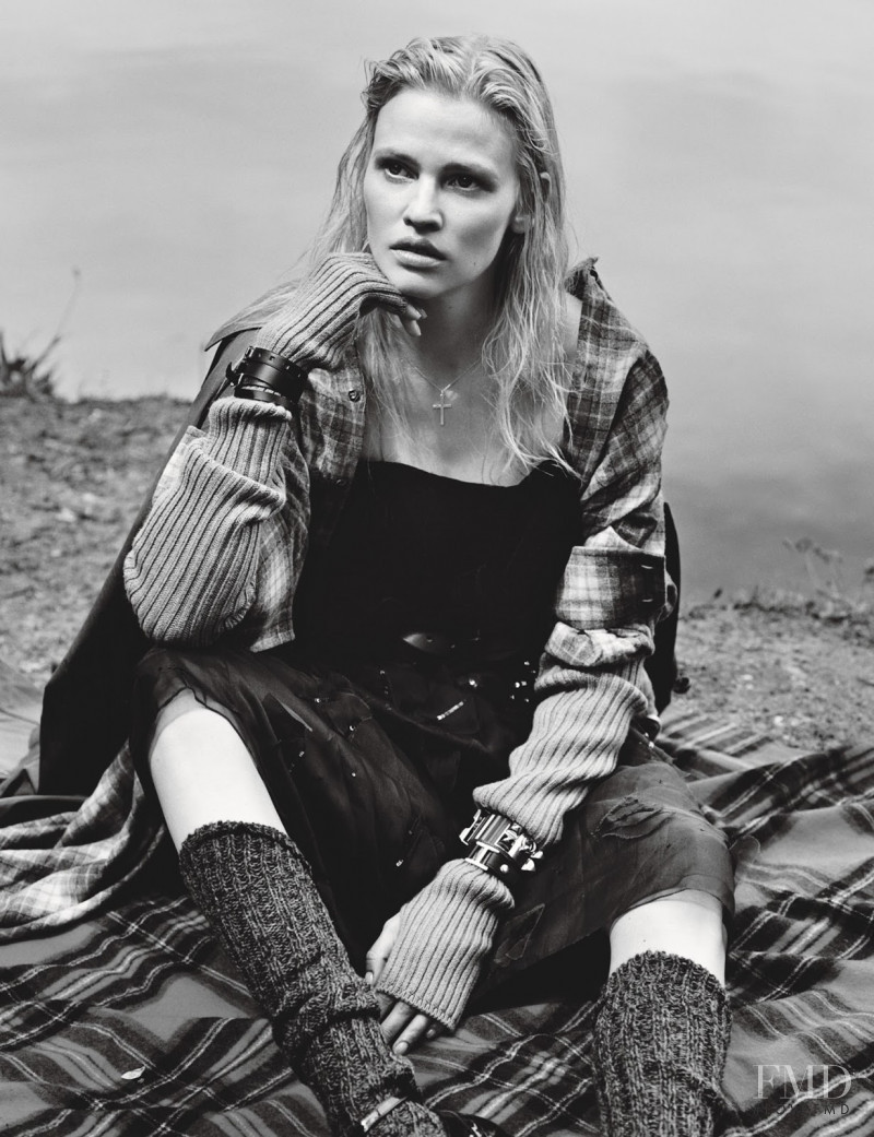 Lara Stone featured in Escaping Summer, September 2017