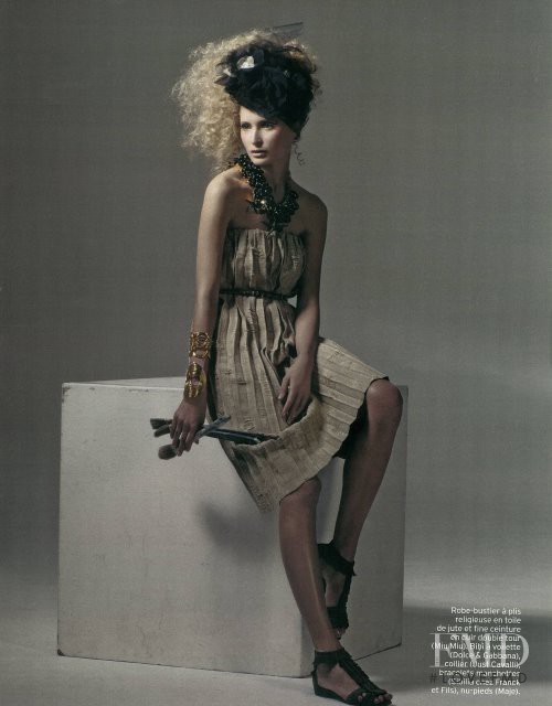 Anna Chyzh featured in Muse en scène, May 2009