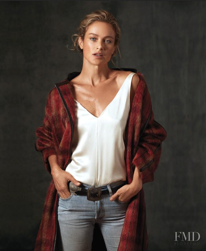 Carolyn Murphy featured in Desde El Lejano Oeste, August 2017