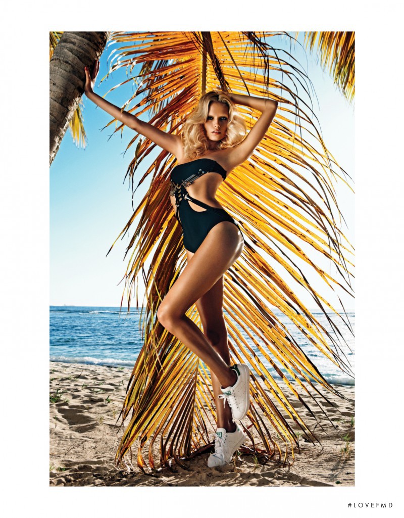 Natasha Poly featured in Plage Privée, May 2010