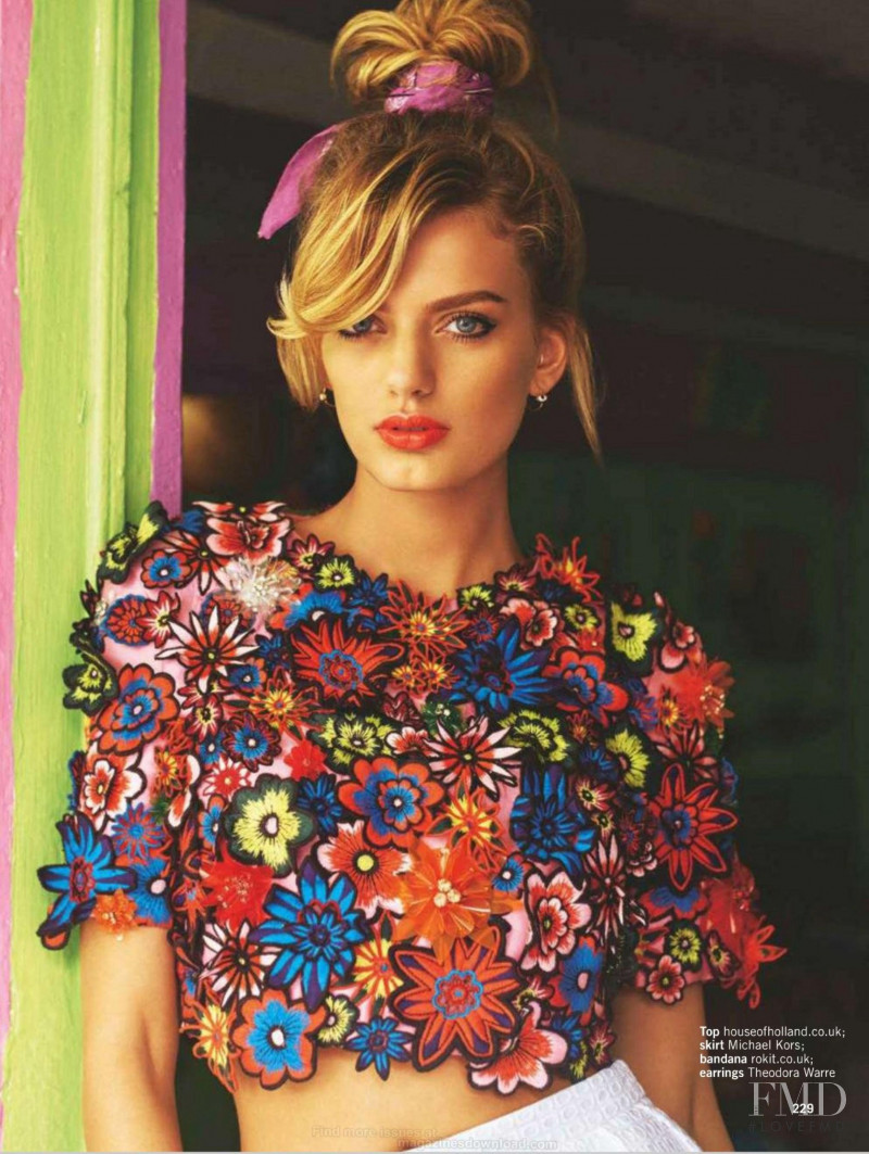 Bregje Heinen featured in Hot Holiday Hair, July 2015