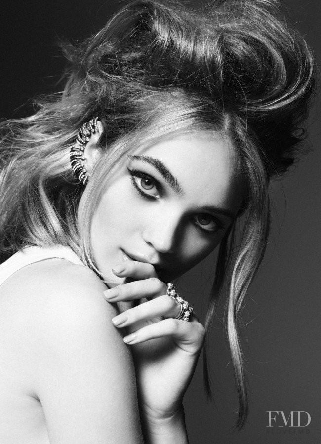 Rosie Tupper featured in Rosie Tupper, November 2012