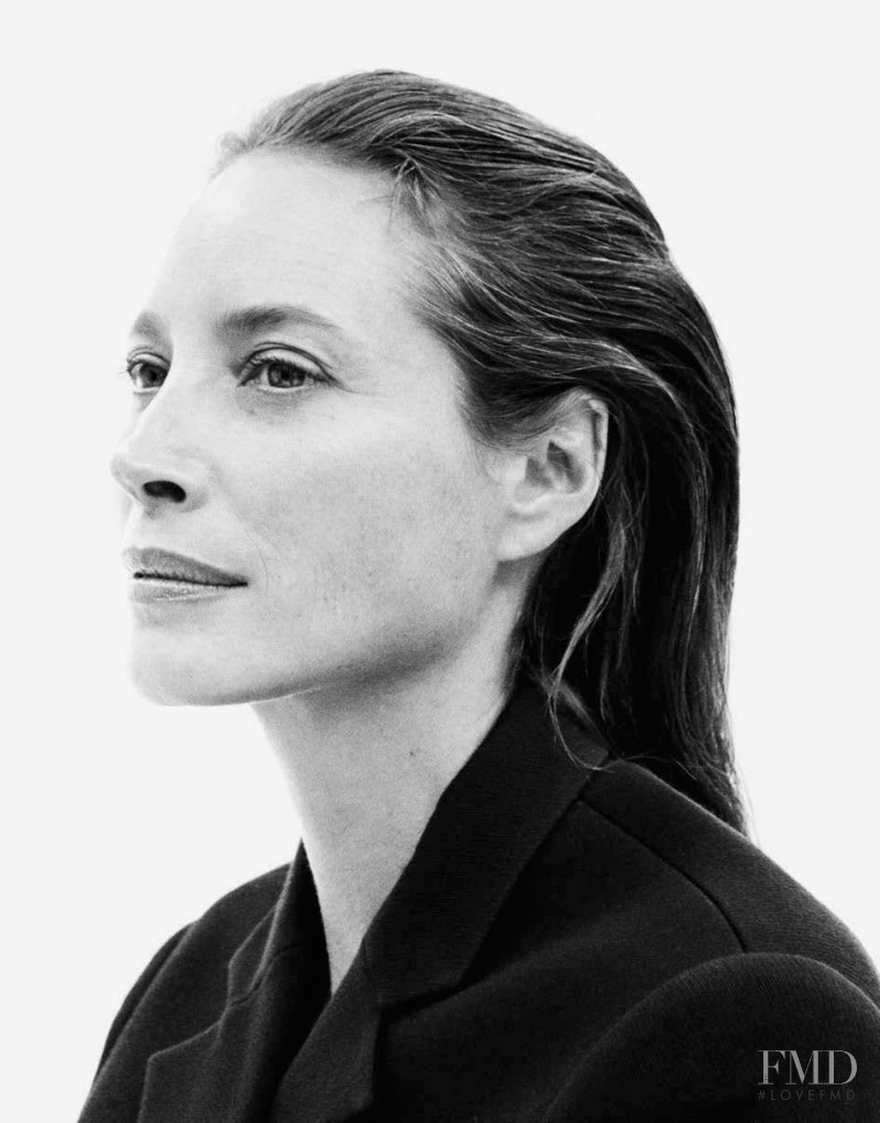 Christy Turlington featured in Run Of Life, October 2017