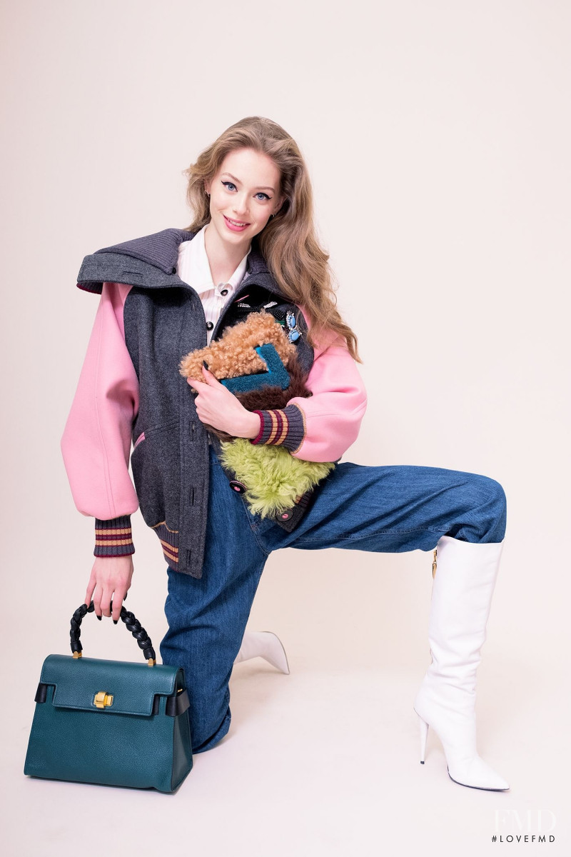 Lauren de Graaf featured in The best pre-fall looks for now through fall, July 2017