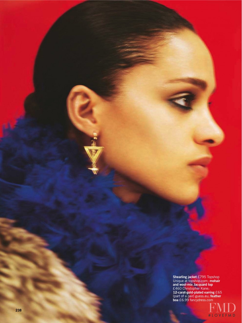 Frida Munting featured in Blach It Up, October 2015