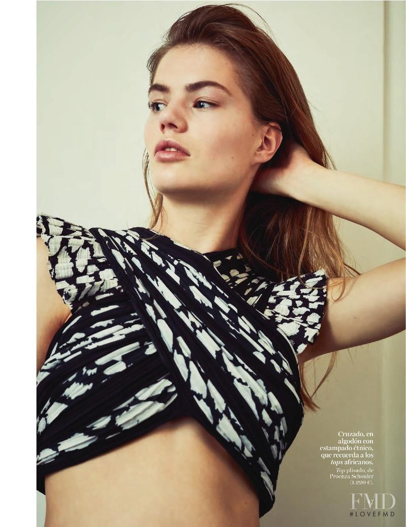 Myrthe Bolt featured in Do De Pecho, June 2017