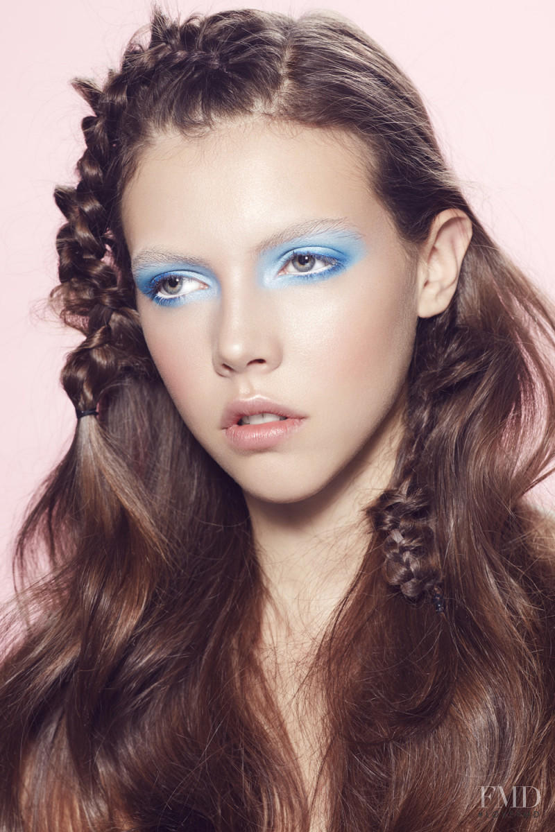 Lea Julian featured in BeautÃ©, February 2017