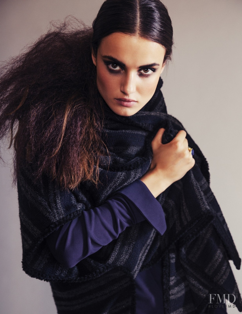 Blanca Padilla featured in Espana Entre Sueno Y Realidad, September 2014