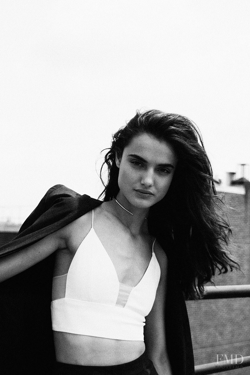 Blanca Padilla featured in Los 7dÃ­as/7looks, September 2015