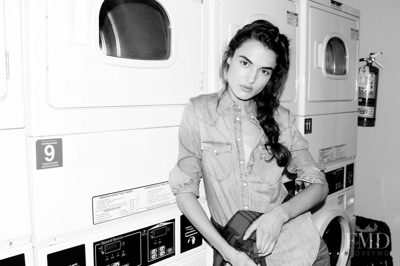 Blanca Padilla featured in Los 7dÃ­as/7looks, September 2015