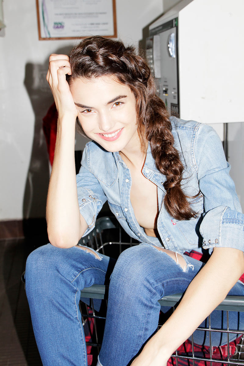 Blanca Padilla featured in Los 7dÃ­as/7looks, September 2015