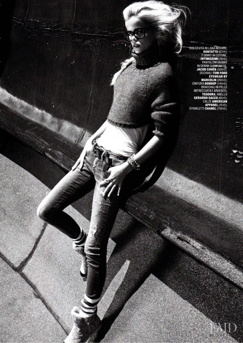 Frida Aasen featured in Punto J, September 2011