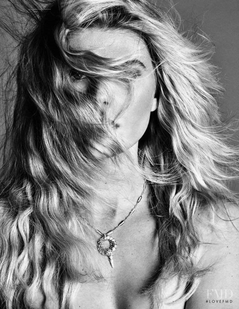 Maryna Linchuk featured in Otra Dimension, November 2017