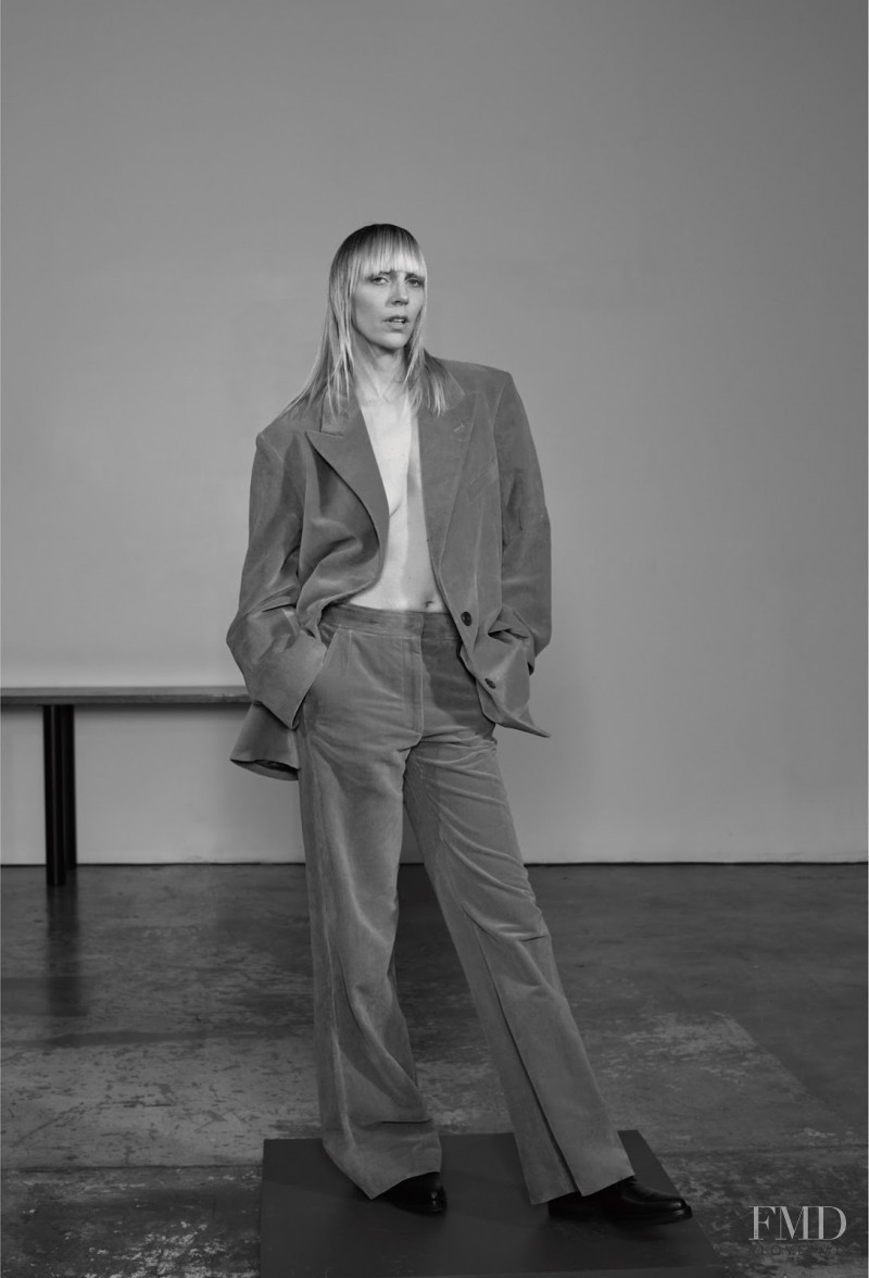 Hannelore Knuts featured in Universal, September 2017