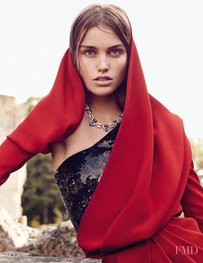 Luna Bijl featured in The Engaged Princess, December 2017
