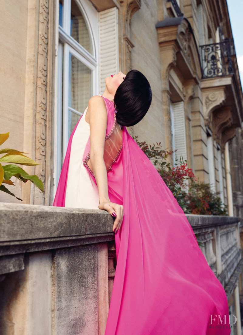Meghan Collison featured in Star of the Paris Cabars, December 2017