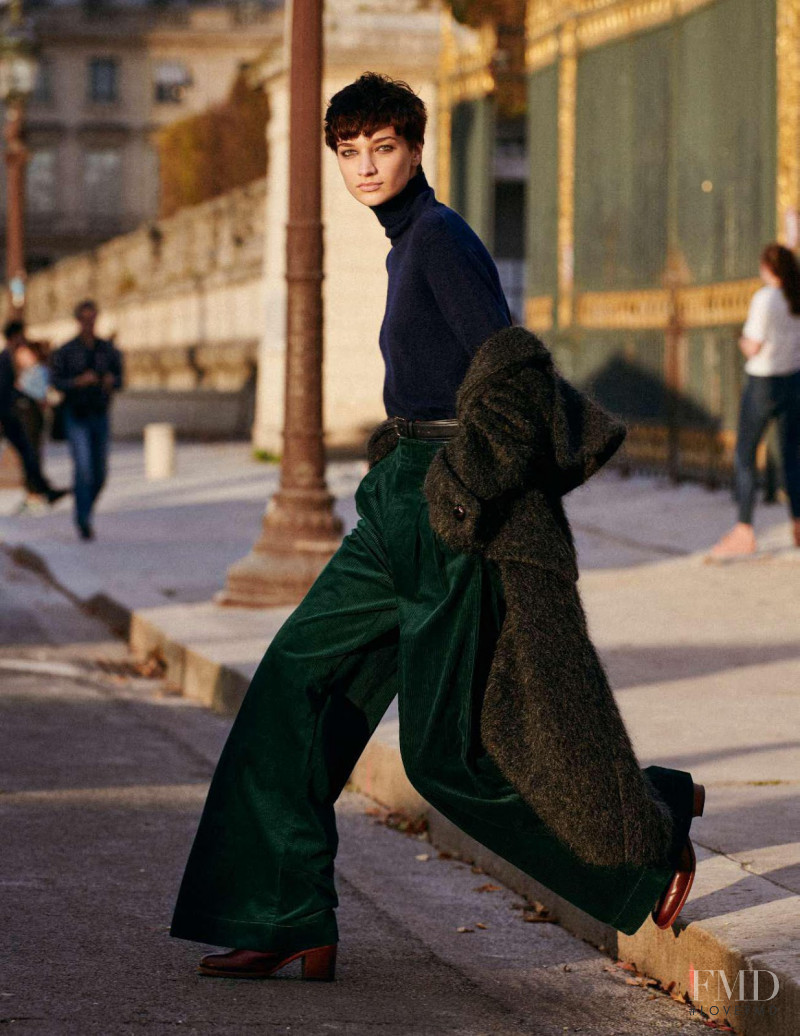 Anastasija Titko featured in DÃ©marrage En Coat, November 2017