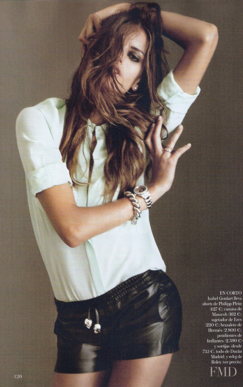 Izabel Goulart featured in El Estilo Facil, February 2012