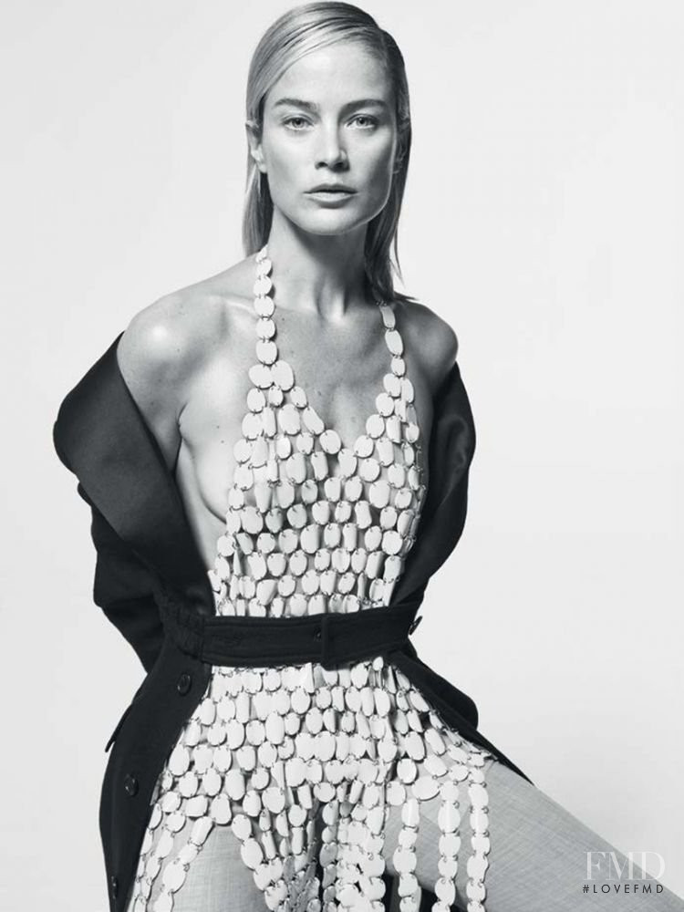 Carolyn Murphy featured in Kristy, Murphy and Angela, September 2017