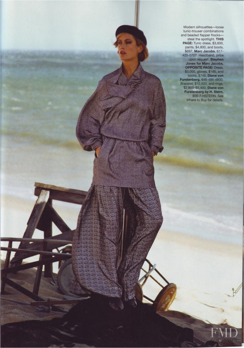 Carolyn Murphy featured in New York Trends: Sultry Silhouettes , July 2008