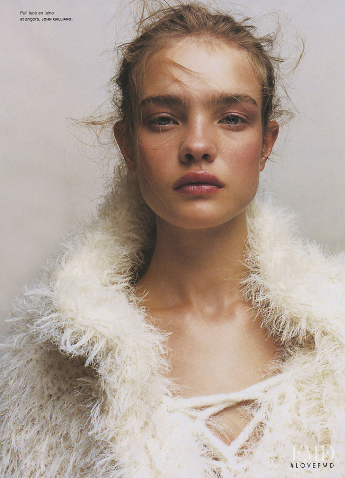 Natalia Vodianova featured in Natalia Vodianova, October 2002