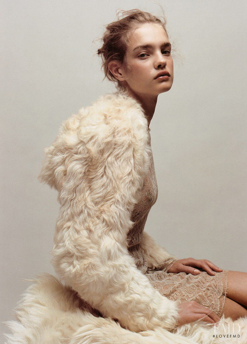 Natalia Vodianova featured in Natalia Vodianova, October 2002