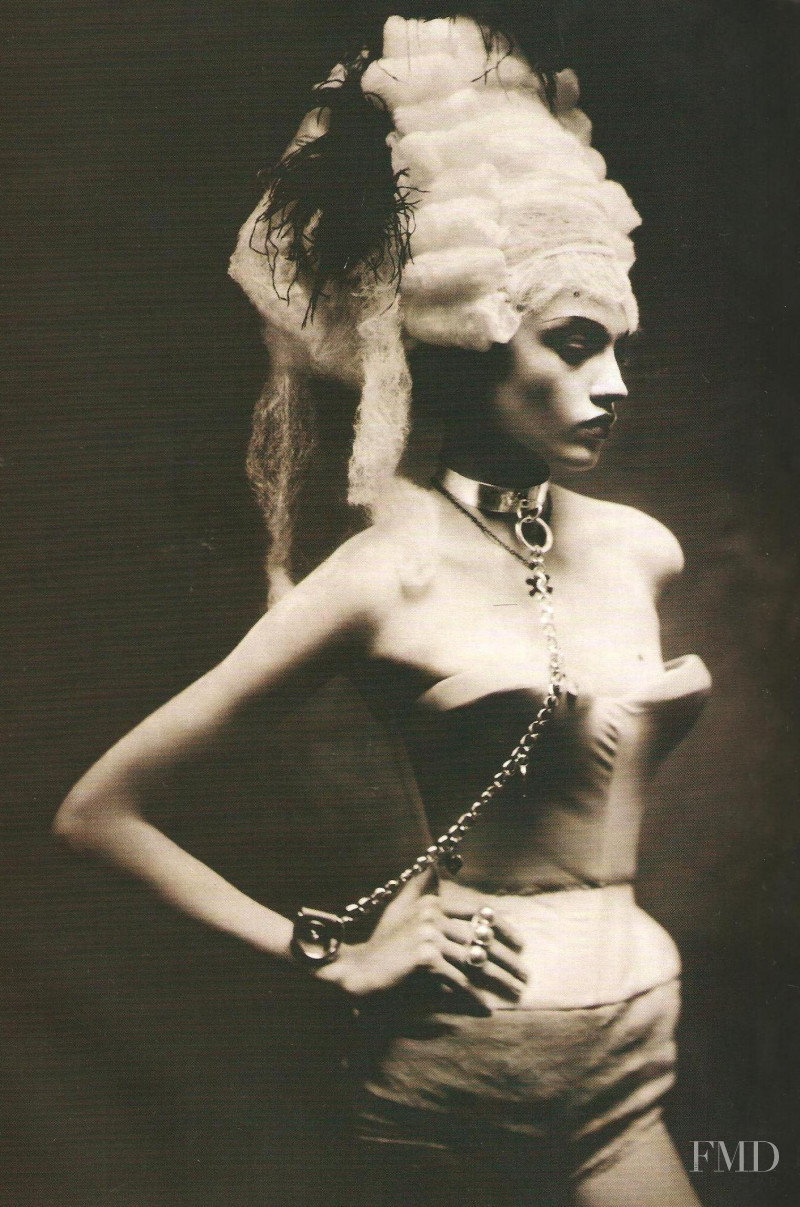 Sasha Pivovarova featured in Powerful Heads, March 2005