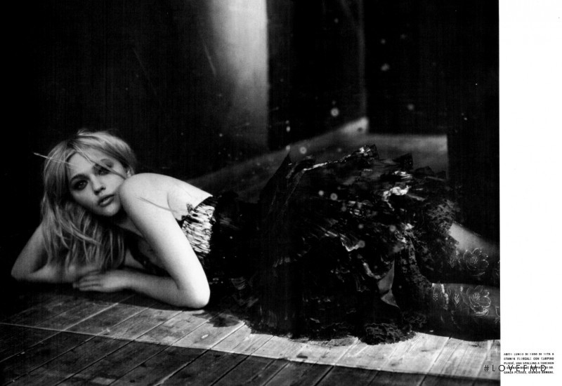 Sasha Pivovarova featured in Singular Way, October 2008