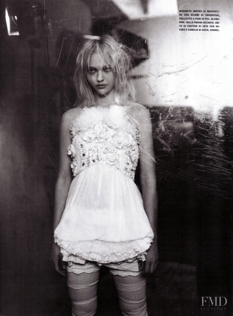 Sasha Pivovarova featured in Singular Way, October 2008