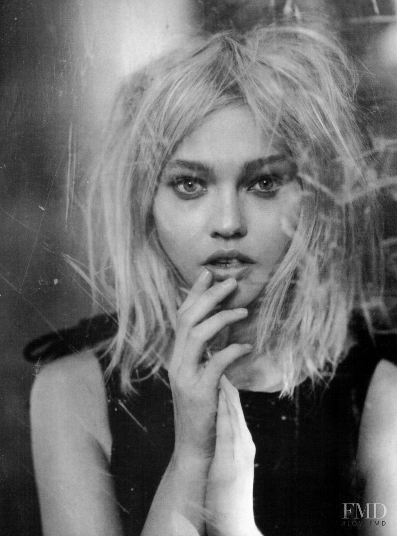 Sasha Pivovarova featured in Singular Way, October 2008