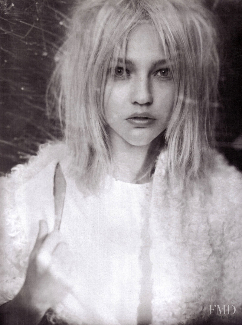 Sasha Pivovarova featured in Singular Way, October 2008