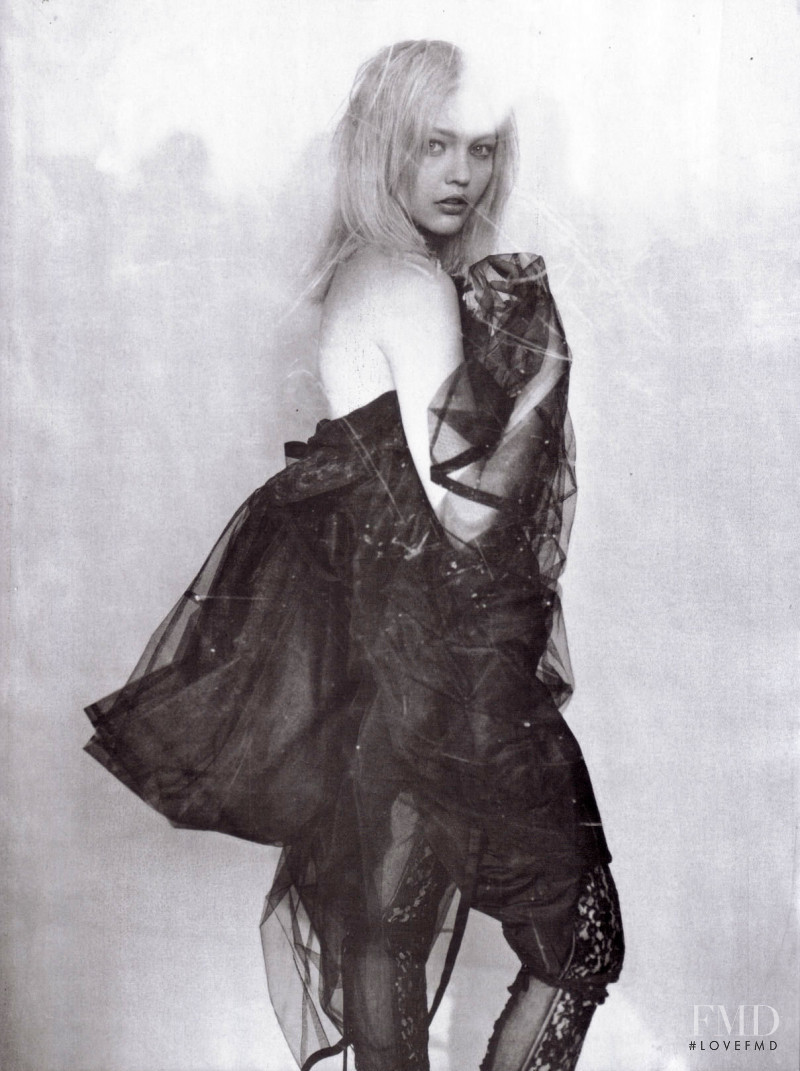 Sasha Pivovarova featured in Singular Way, October 2008