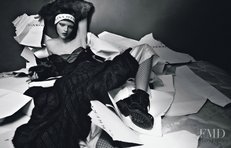 Sasha Pivovarova featured in Paper Bag Princess, September 2009