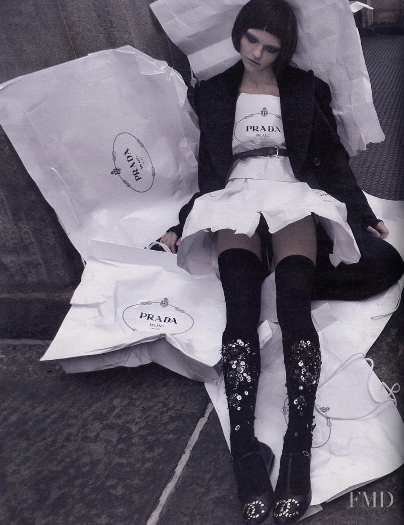 Sasha Pivovarova featured in Paper Bag Princess, September 2009