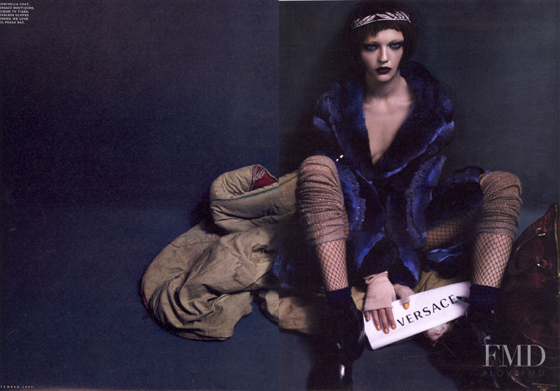 Sasha Pivovarova featured in Paper Bag Princess, September 2009