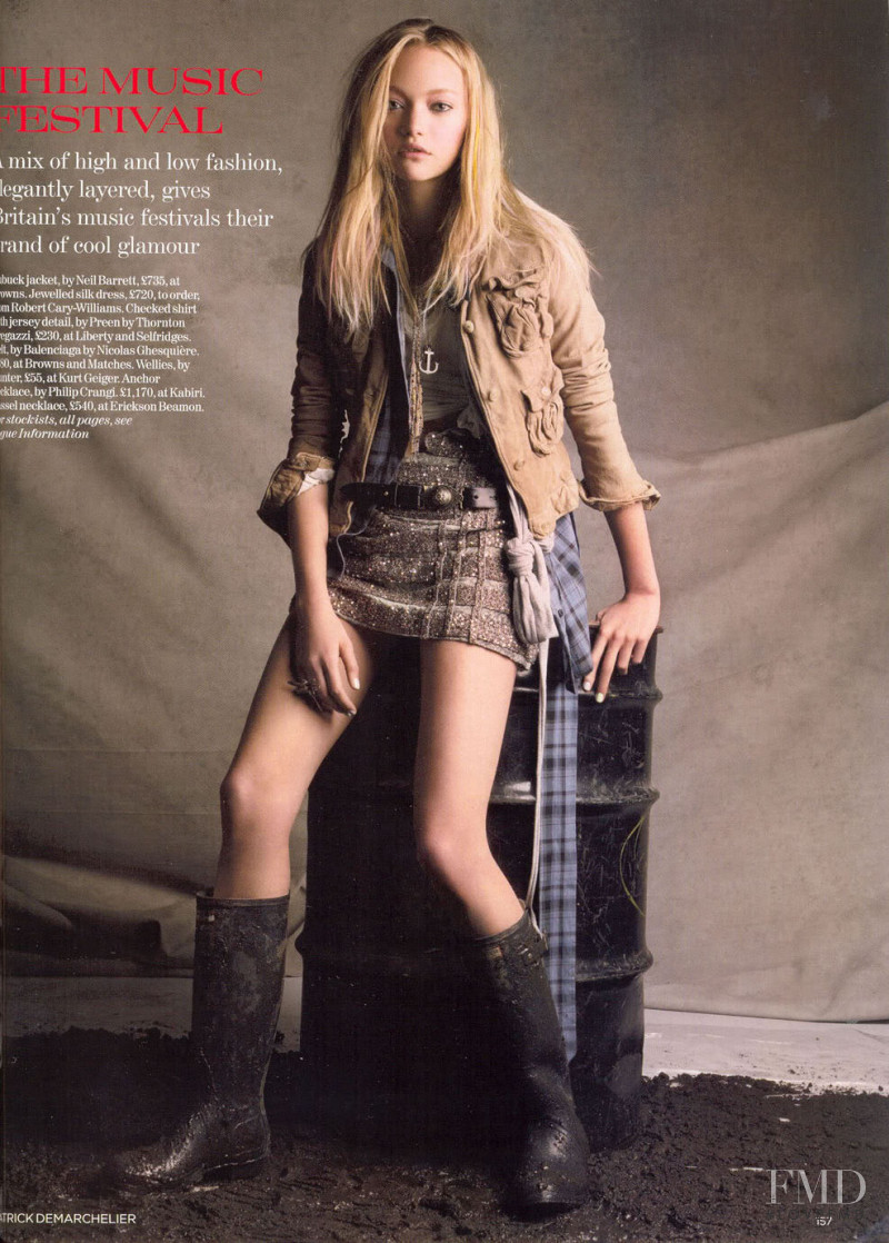 Gemma Ward featured in How to dress up for summer, June 2006
