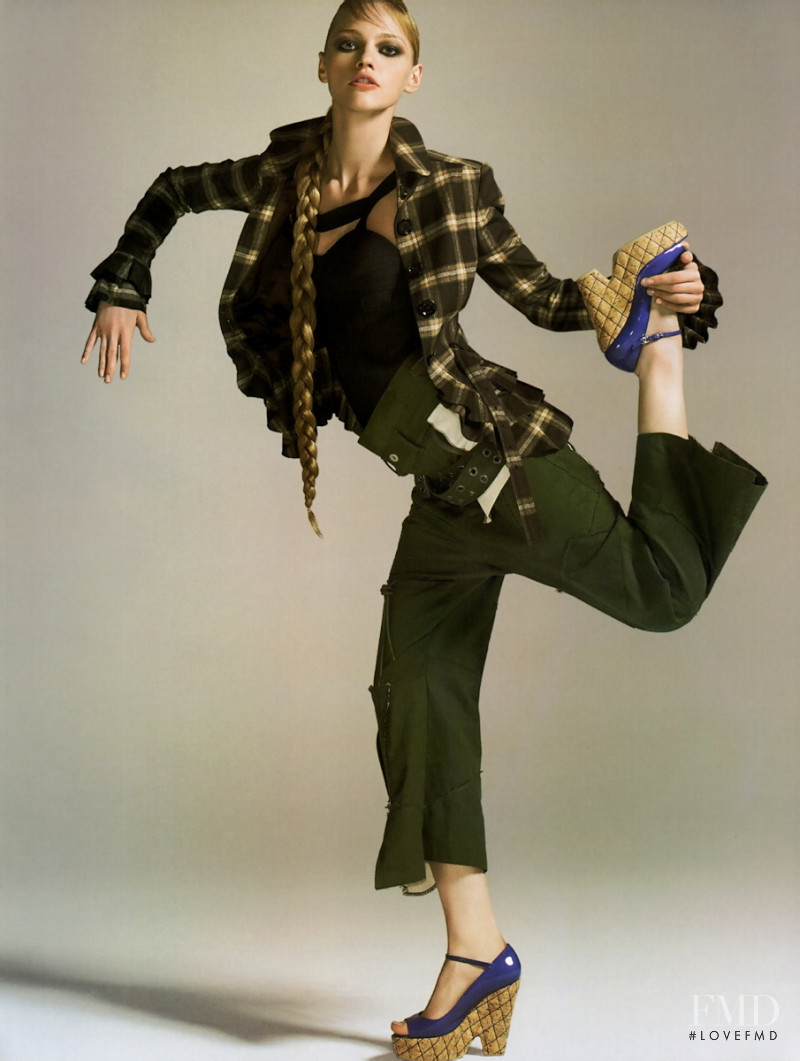 Sasha Pivovarova featured in Poupees Russes, October 2006