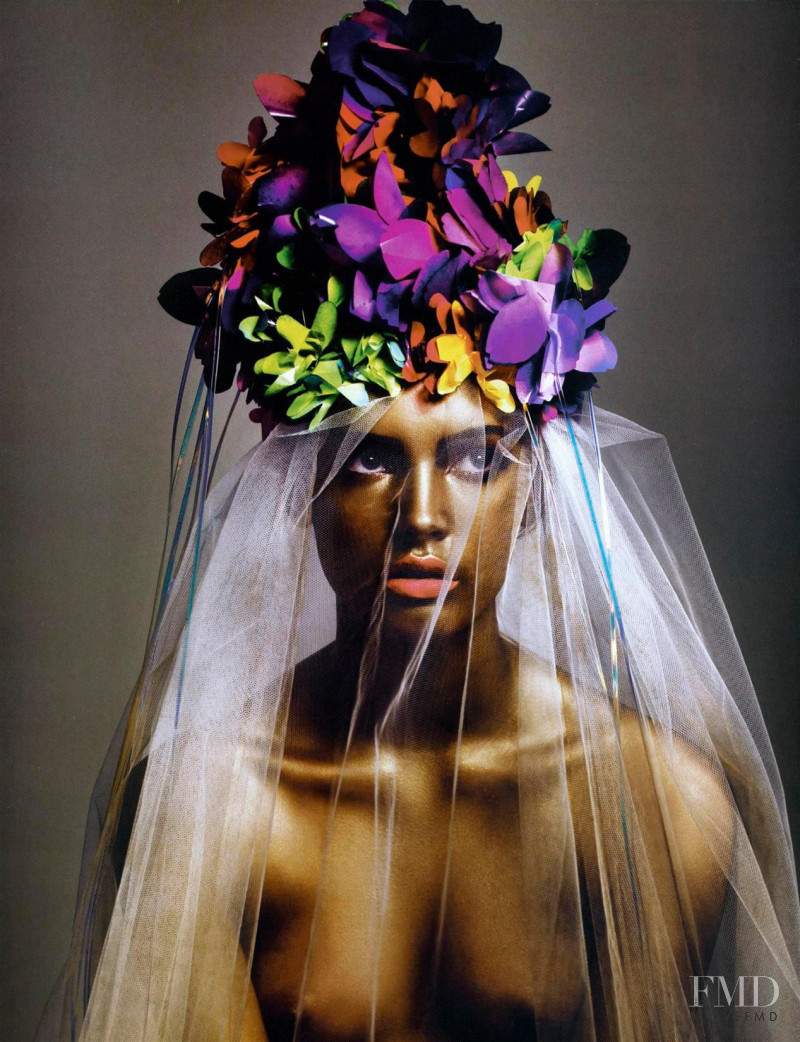 Yasmin Warsame featured in Mode Mode, Mode..., September 2005