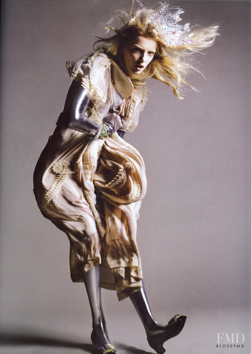 Lily Donaldson featured in Mode Mode, Mode..., September 2005