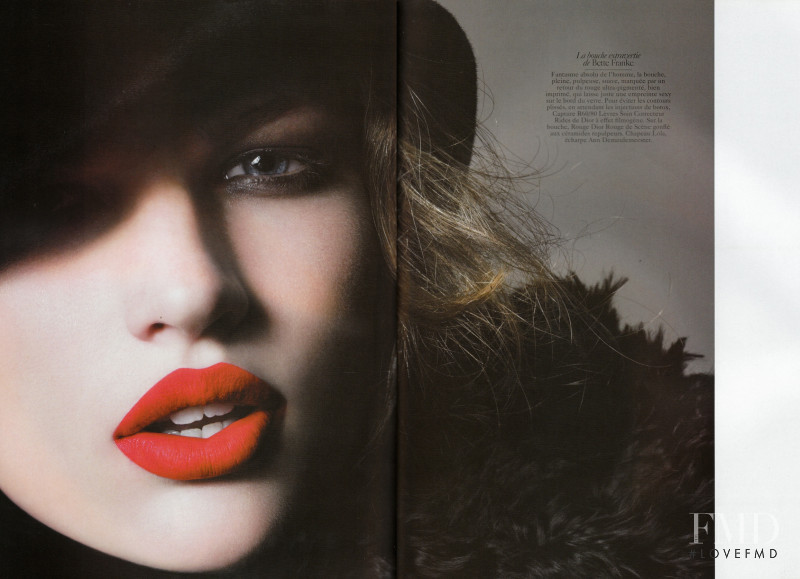 Bette Franke featured in 14 Visages. 14 Points Forts. 14 Secrets de BeautÃ©, November 2006