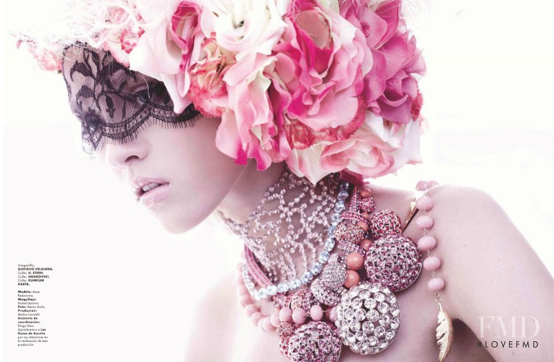 Anna Fedorovna featured in Joyas, May 2012