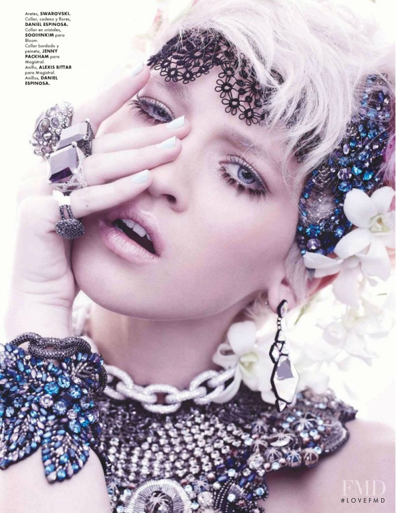 Anna Fedorovna featured in Joyas, May 2012